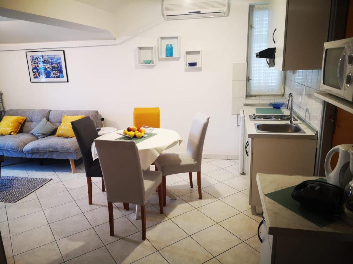 Apartments Suri Vodice Eksteriør billede