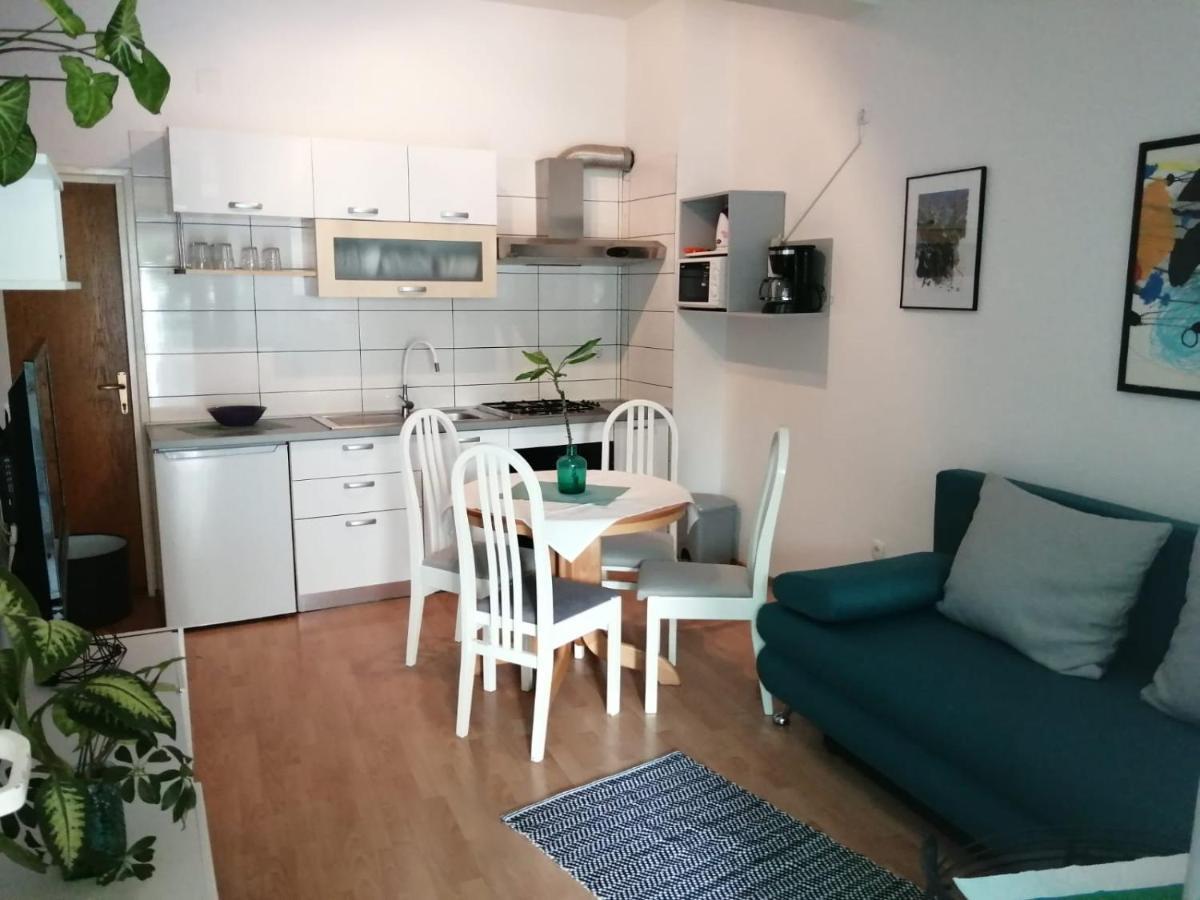 Apartments Suri Vodice Eksteriør billede