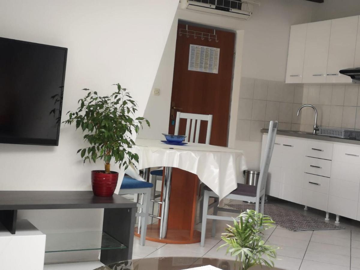 Apartments Suri Vodice Eksteriør billede