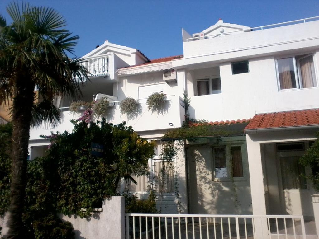 Apartments Suri Vodice Eksteriør billede